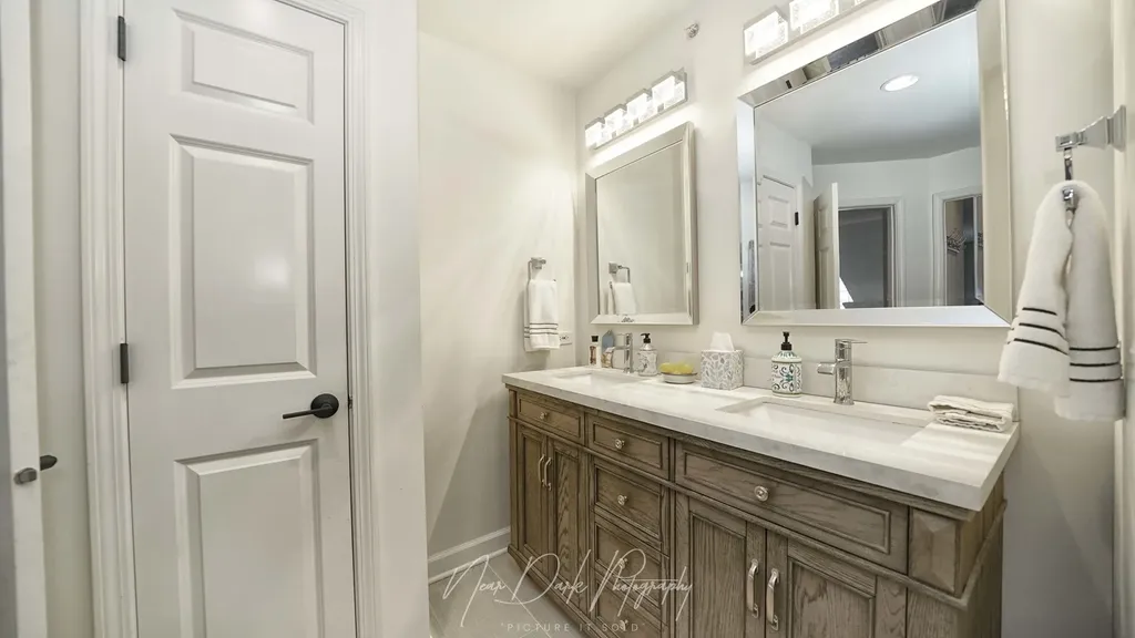 29 Lakebreeze Court Lake Zurich IL 60047