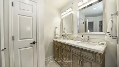 29 Lakebreeze Court Lake Zurich IL 60047