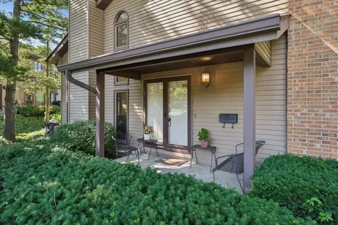 1432 Picadilly Circle Mount Prospect IL 60056