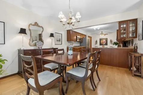1432 Picadilly Circle Mount Prospect IL 60056
