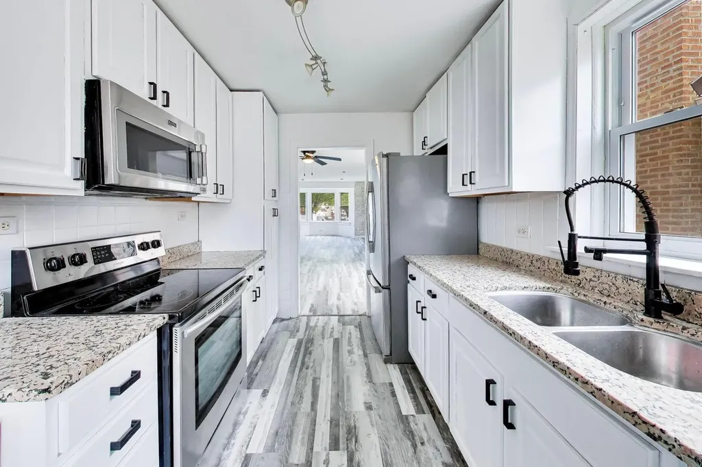 5718 North Parkside Avenue Chicago IL 60646