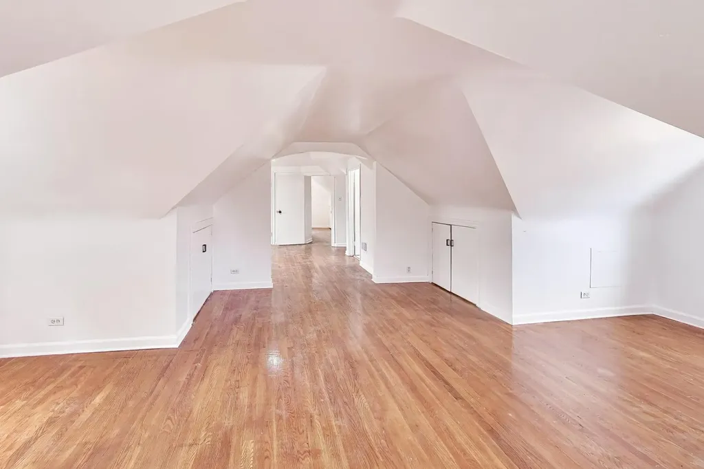 5718 North Parkside Avenue Chicago IL 60646