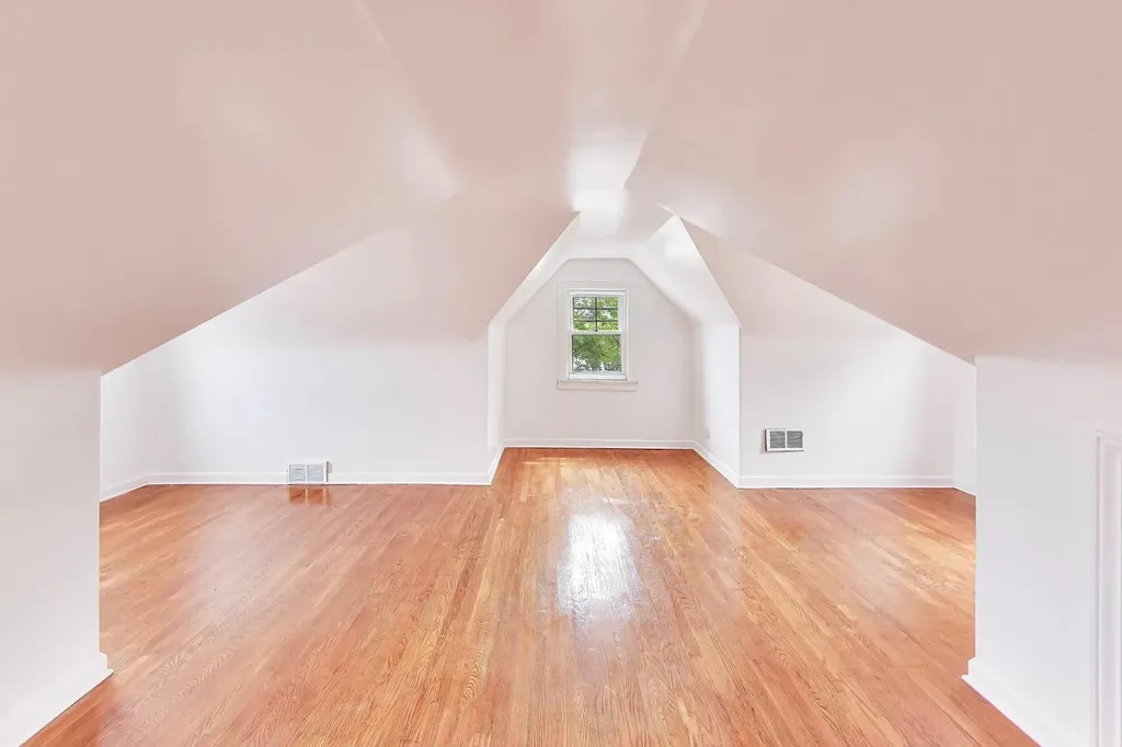 5718 North Parkside Avenue Chicago IL 60646
