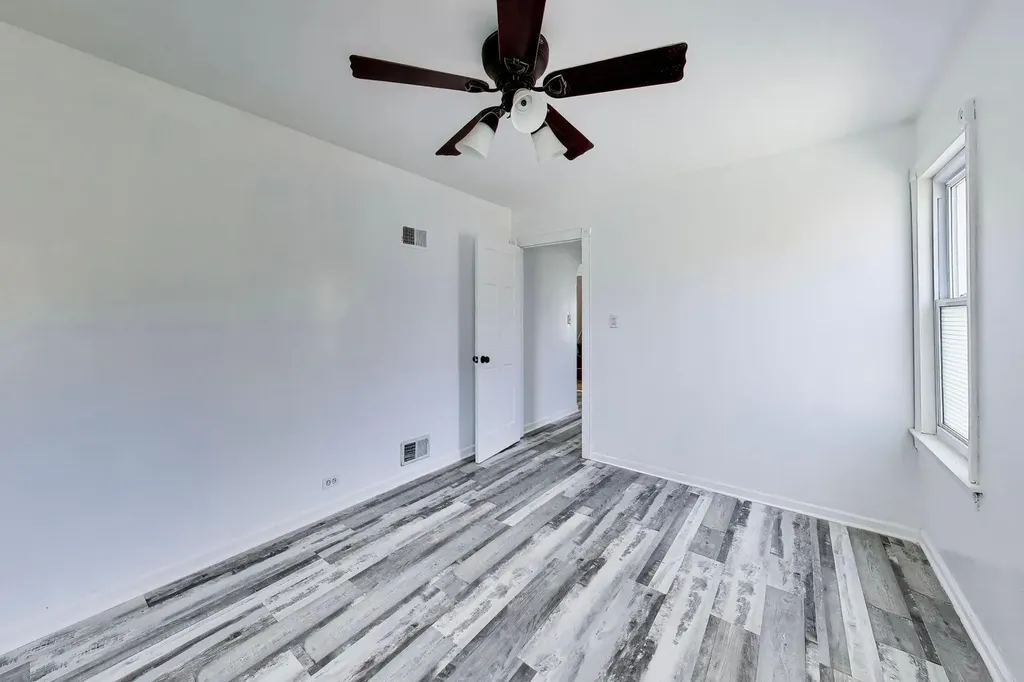 5718 North Parkside Avenue Chicago IL 60646