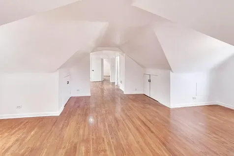 5718 North Parkside Avenue Chicago IL 60646