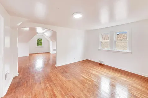 5718 North Parkside Avenue Chicago IL 60646