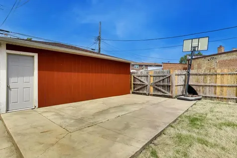 5718 North Parkside Avenue Chicago IL 60646