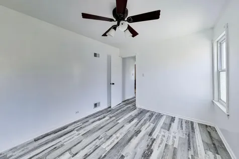5718 North Parkside Avenue Chicago IL 60646