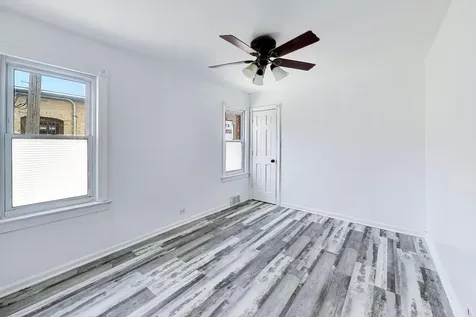 5718 North Parkside Avenue Chicago IL 60646