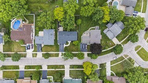 1005 West Firestone Drive Hoffman Estates IL 60192