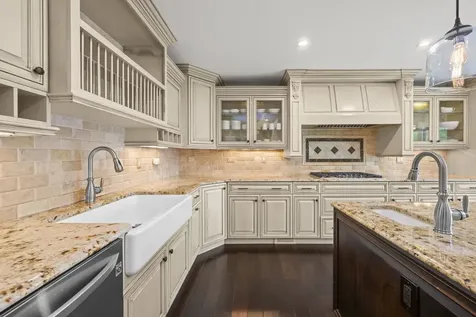 1005 West Firestone Drive Hoffman Estates IL 60192