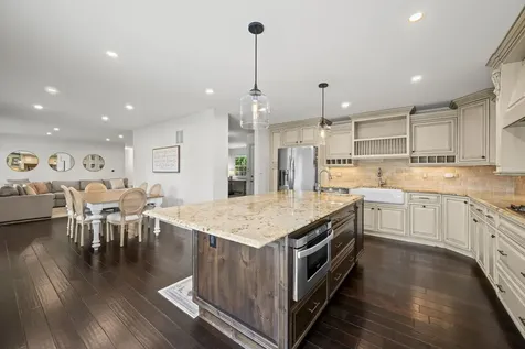 1005 West Firestone Drive Hoffman Estates IL 60192