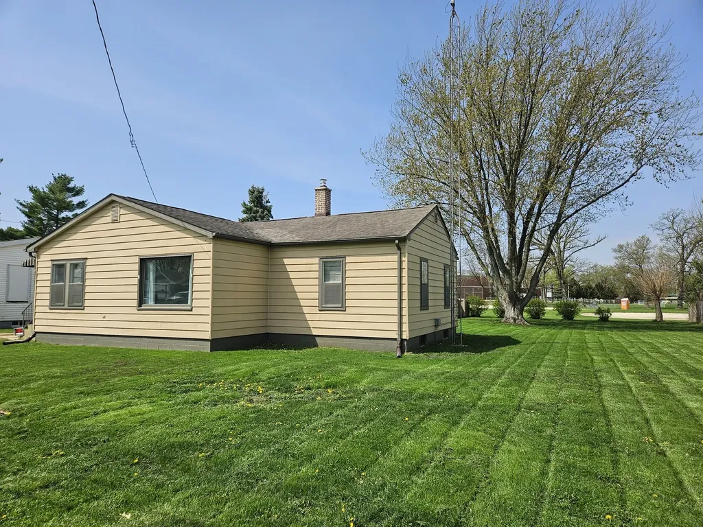 227 A Street Genoa IL 60135