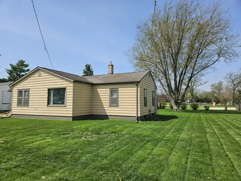 227 A Street Genoa IL 60135
