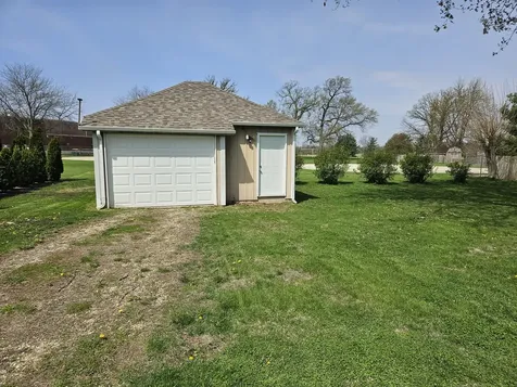 227 A Street Genoa IL 60135
