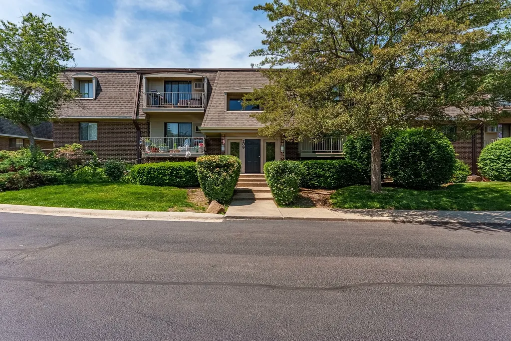 208 East Bailey Road Naperville IL 60565