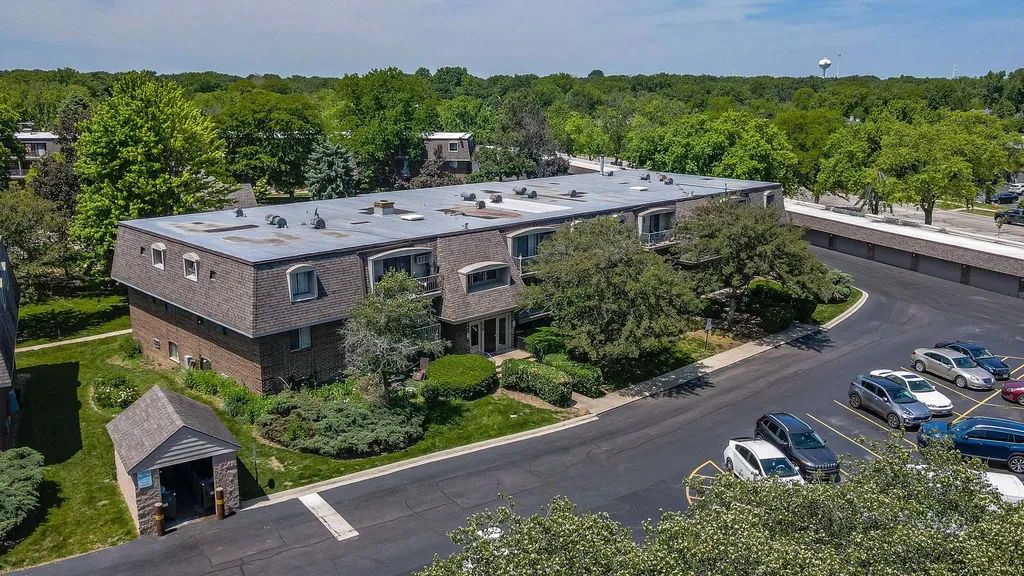 208 East Bailey Road Naperville IL 60565