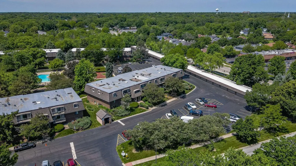 208 East Bailey Road Naperville IL 60565