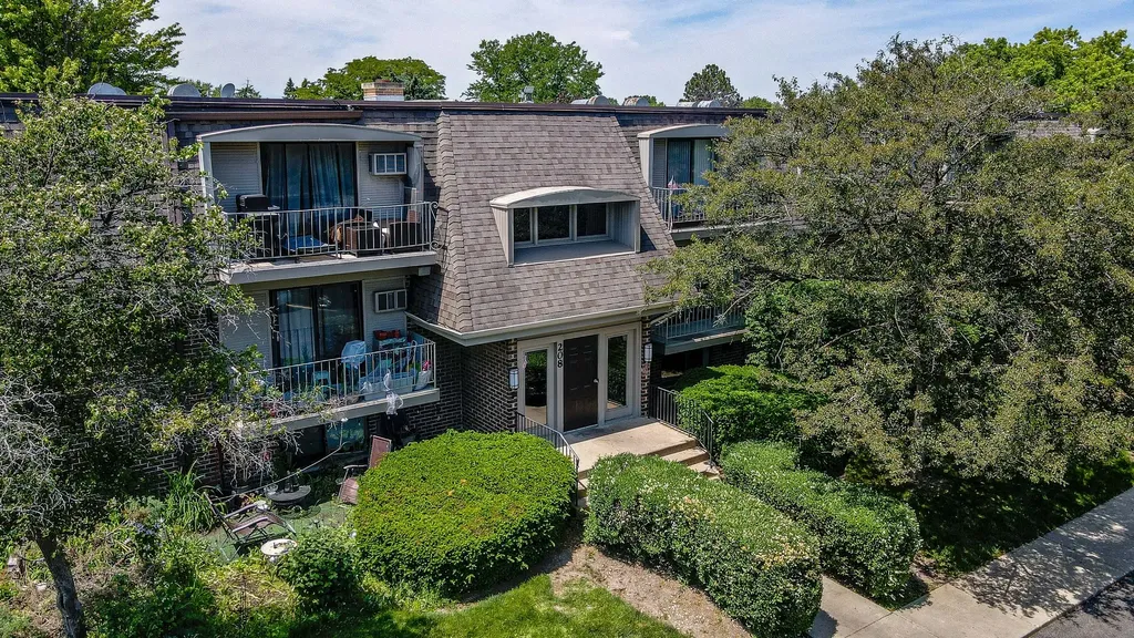 208 East Bailey Road Naperville IL 60565