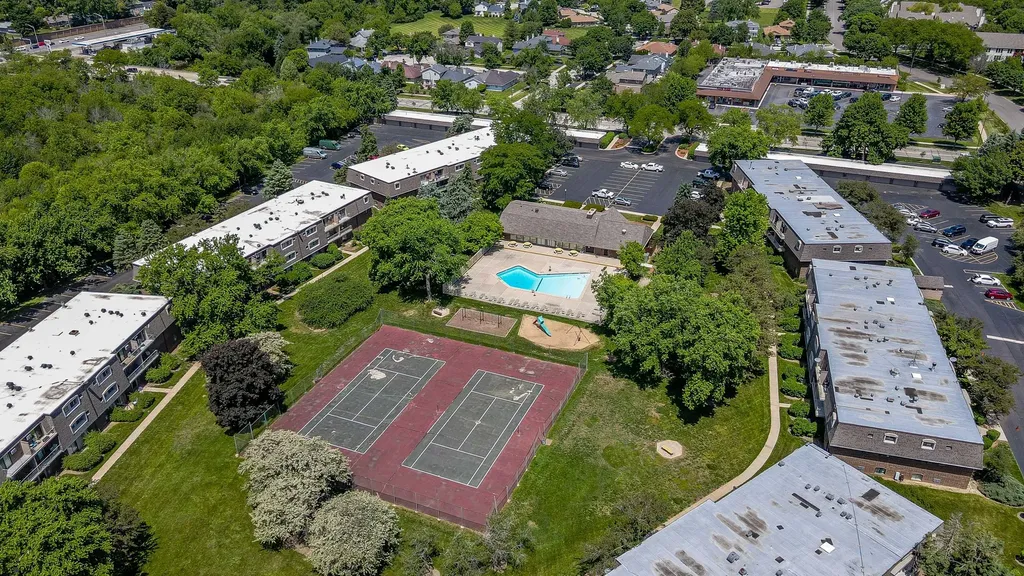 208 East Bailey Road Naperville IL 60565