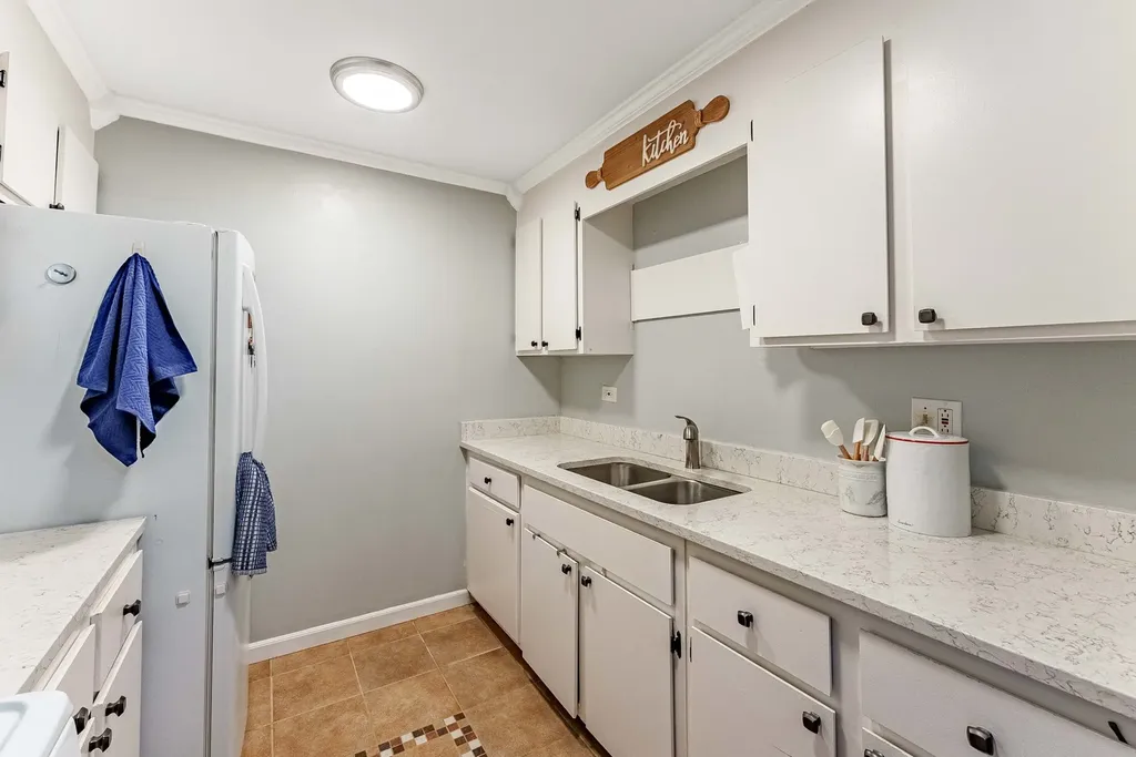 208 East Bailey Road Naperville IL 60565