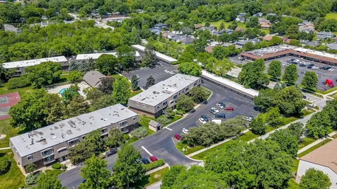 208 East Bailey Road Naperville IL 60565