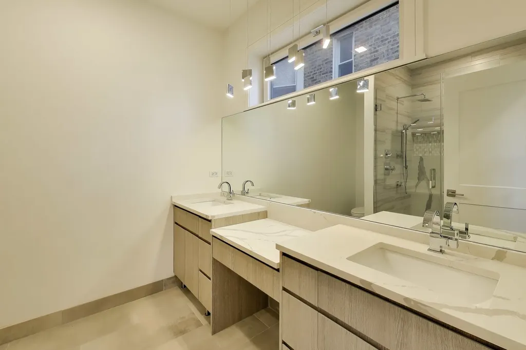 4351 South Vincennes Avenue Chicago IL 60653