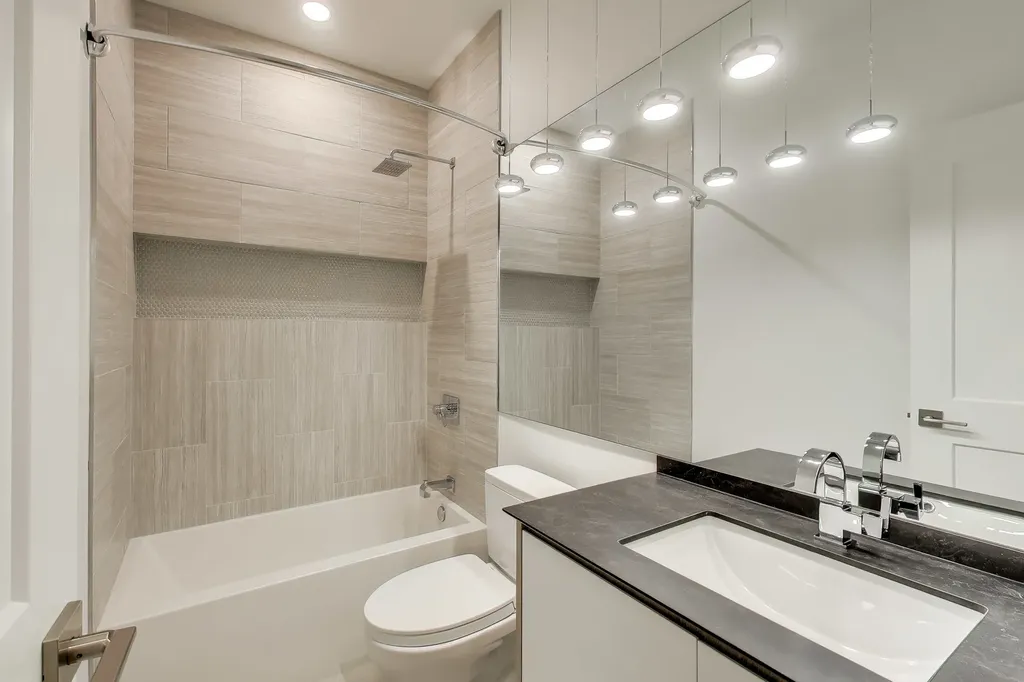 4351 South Vincennes Avenue Chicago IL 60653