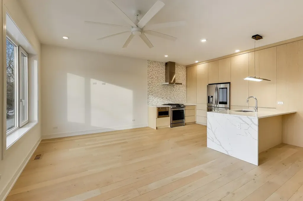 4351 South Vincennes Avenue Chicago IL 60653