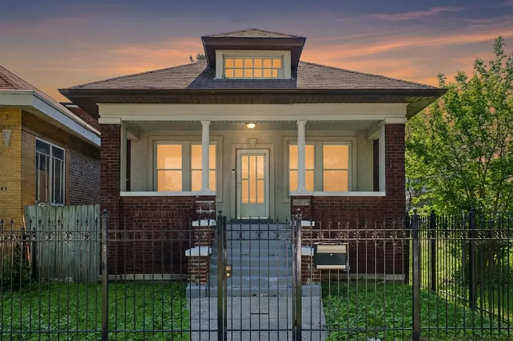 7545 South Ridgeland Avenue Chicago IL 60649