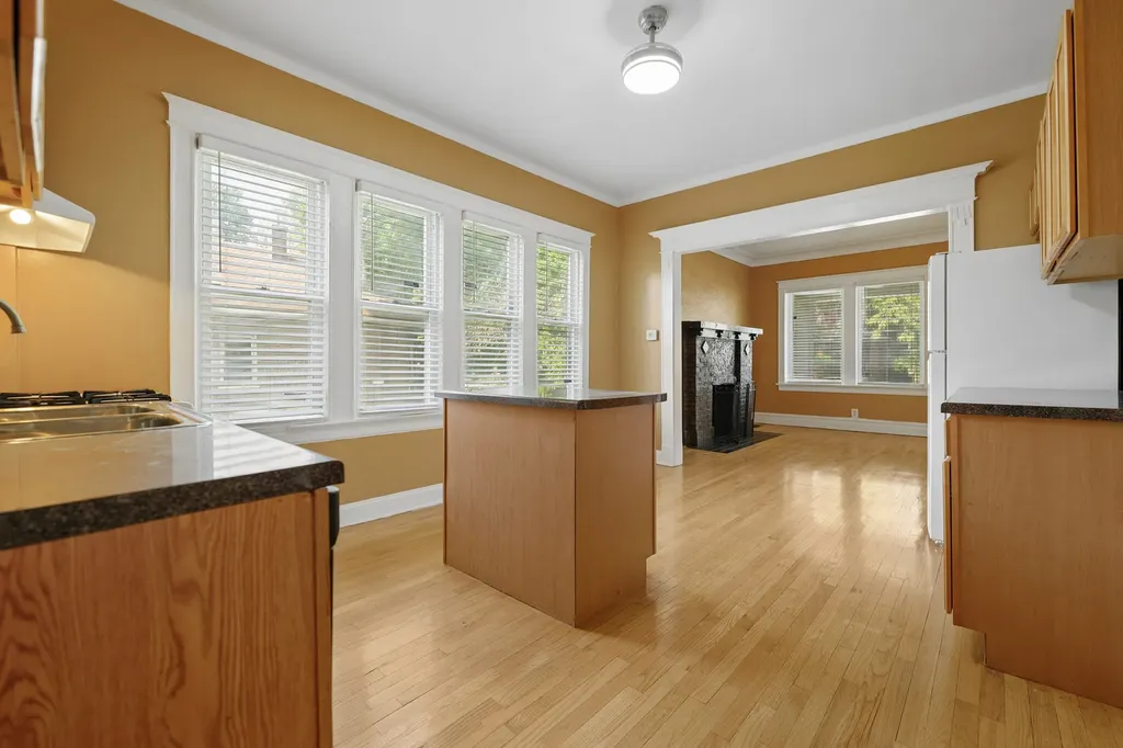 7545 South Ridgeland Avenue Chicago IL 60649