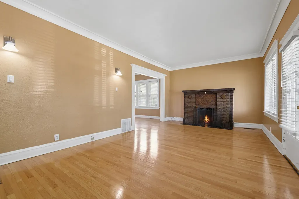 7545 South Ridgeland Avenue Chicago IL 60649
