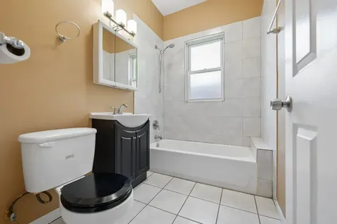 7545 South Ridgeland Avenue Chicago IL 60649