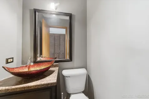 1598 Saint Andrews Circle Elgin IL 60123