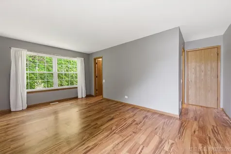 1598 Saint Andrews Circle Elgin IL 60123