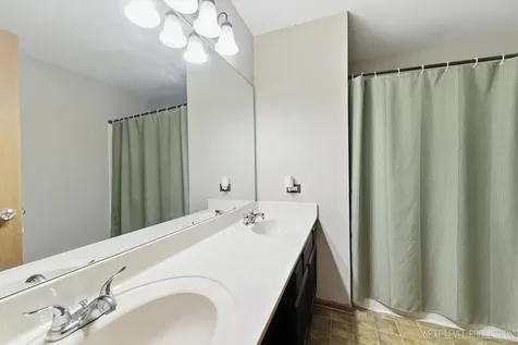 1598 Saint Andrews Circle Elgin IL 60123