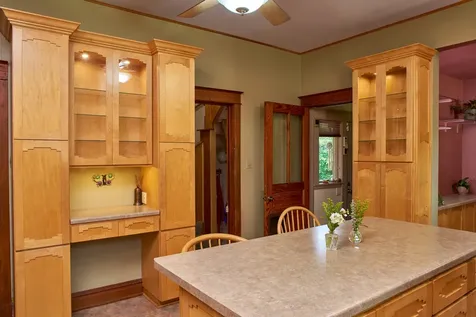 831 Circle Avenue Forest Park IL 60130