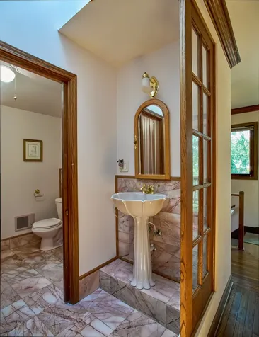 831 Circle Avenue Forest Park IL 60130