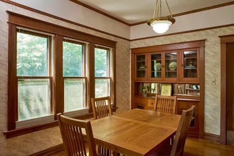 831 Circle Avenue Forest Park IL 60130