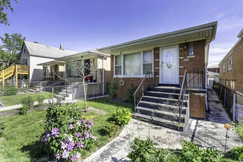 3237 West 38th Place Chicago IL 60632