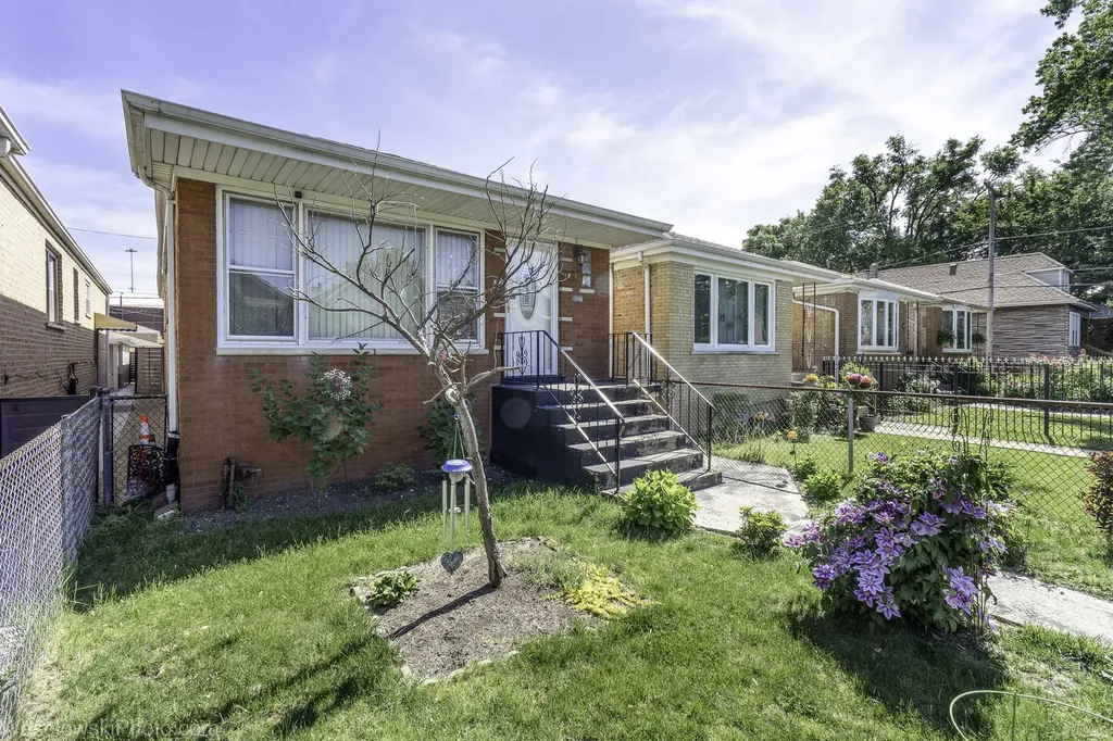 3237 West 38th Place Chicago IL 60632