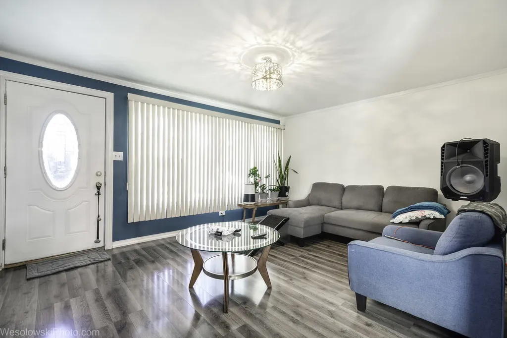3237 West 38th Place Chicago IL 60632