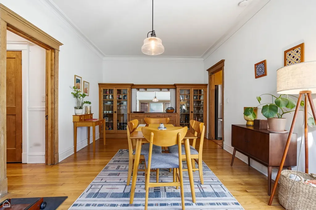 5321 South Woodlawn Avenue Chicago IL 60615