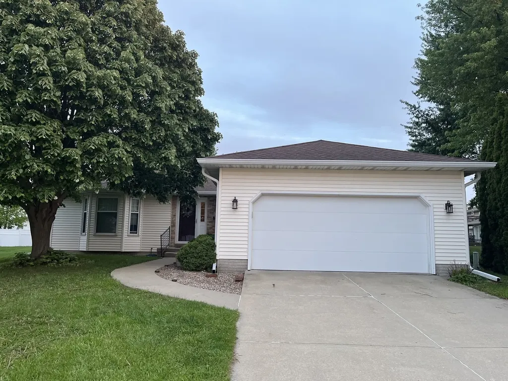 3 Tatiana Court Bloomington IL 61704