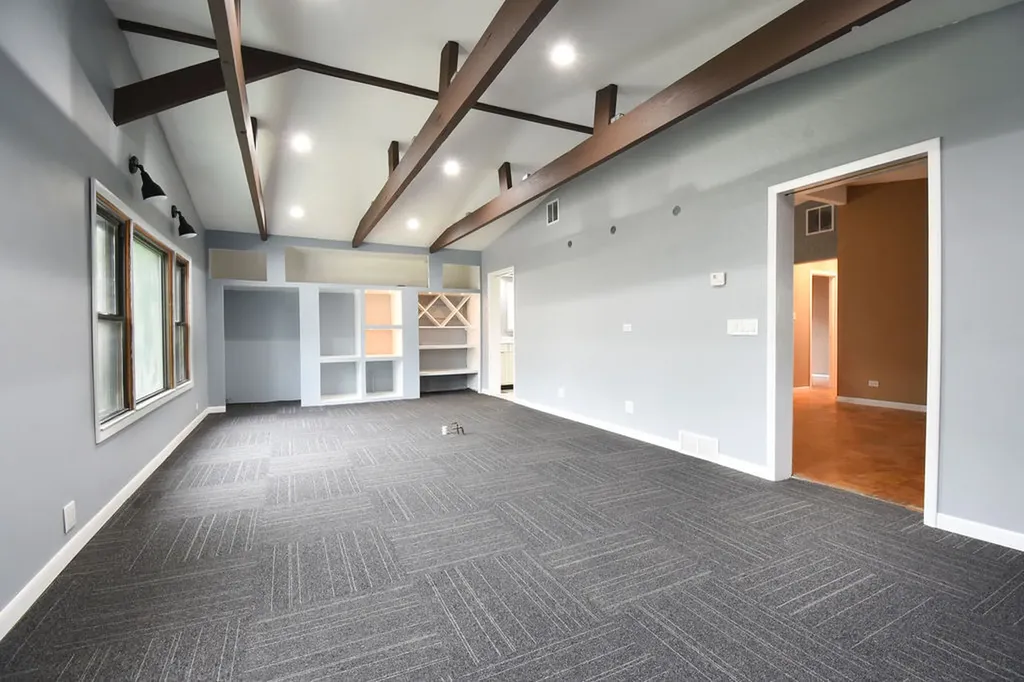 2204 West Central Road Rolling Meadows IL 60008