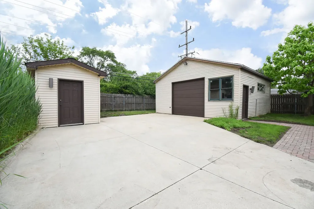 2204 West Central Road Rolling Meadows IL 60008