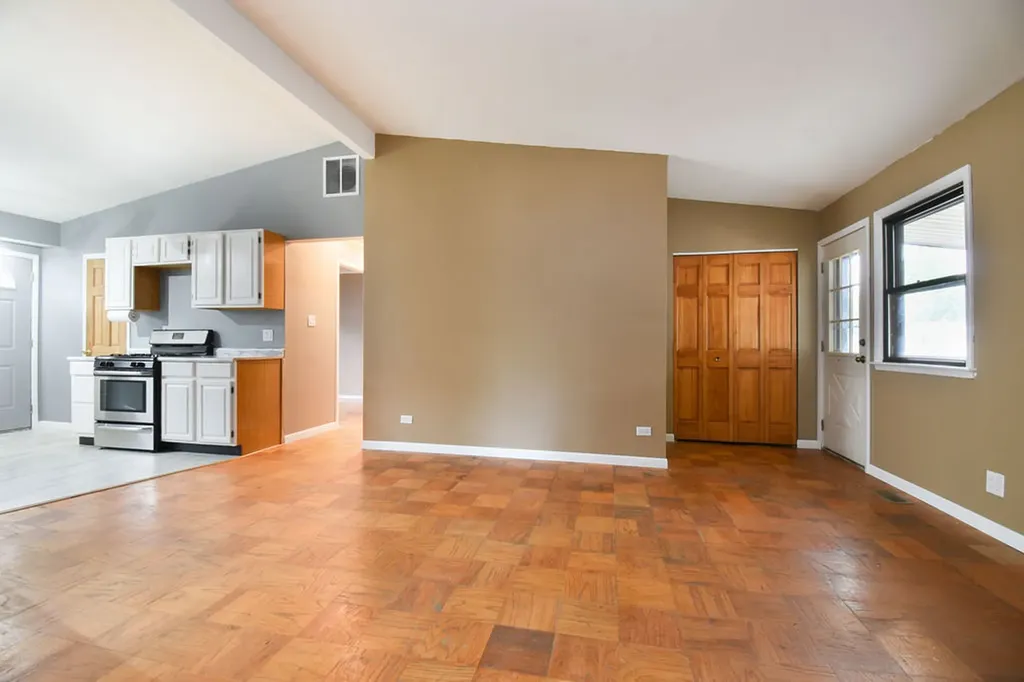 2204 West Central Road Rolling Meadows IL 60008