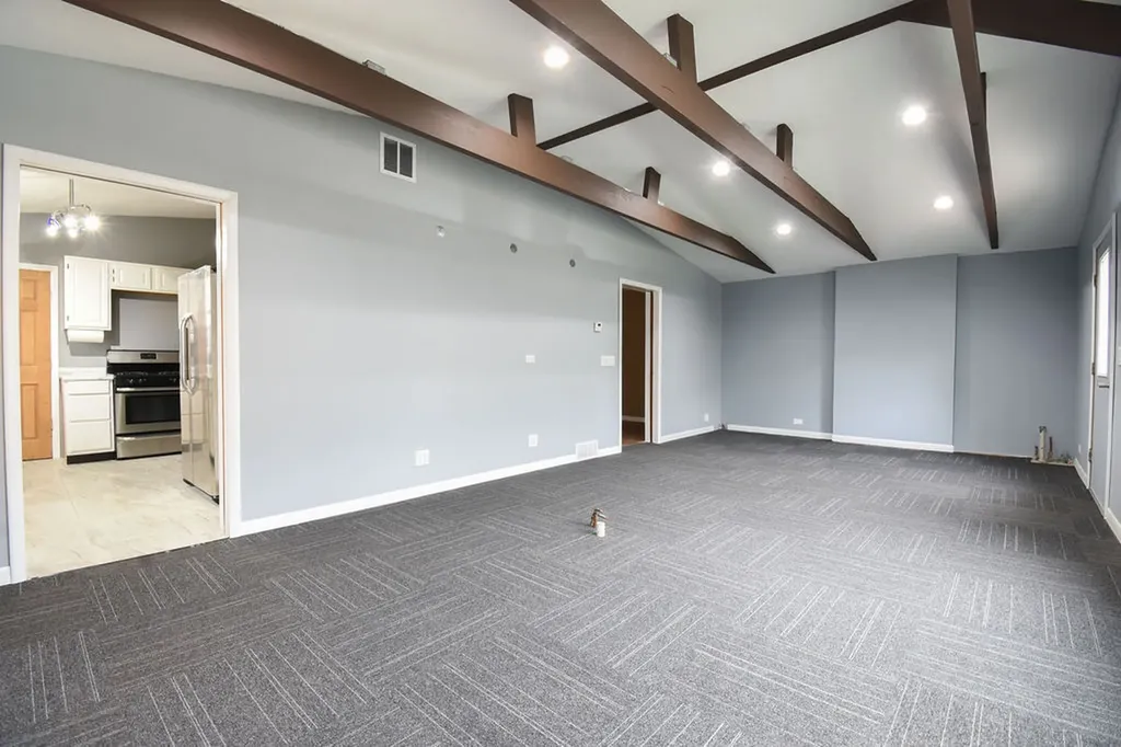 2204 West Central Road Rolling Meadows IL 60008