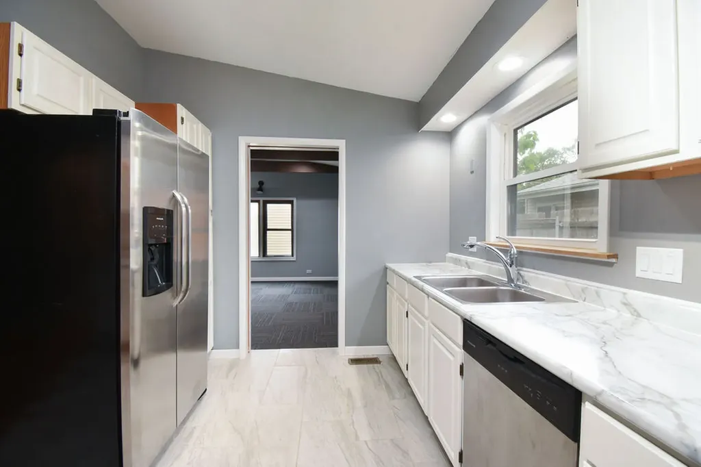 2204 West Central Road Rolling Meadows IL 60008