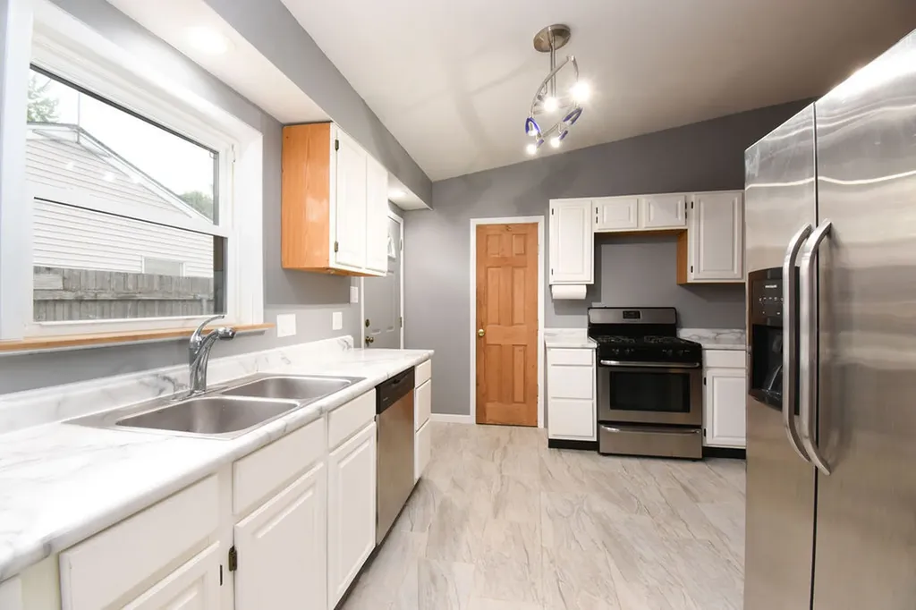 2204 West Central Road Rolling Meadows IL 60008